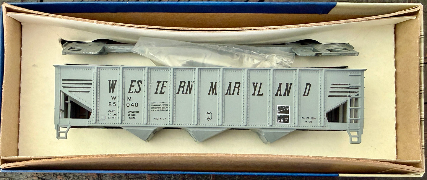 MDC ROUNDHOUSE 3 BAY RIBBED SIDE HOPPER - WESTERN MARYLAND GRAY