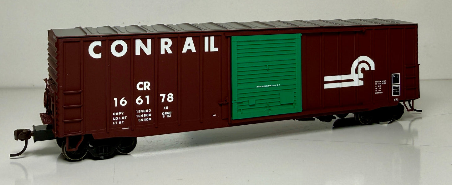 ATLAS MASTER PRECISION DESIGN 50' RIBSIDE BOXCAR - CONRAIL W/ 1 GREEN DOOR (PENN CENTRAL RHS SPECIAL)