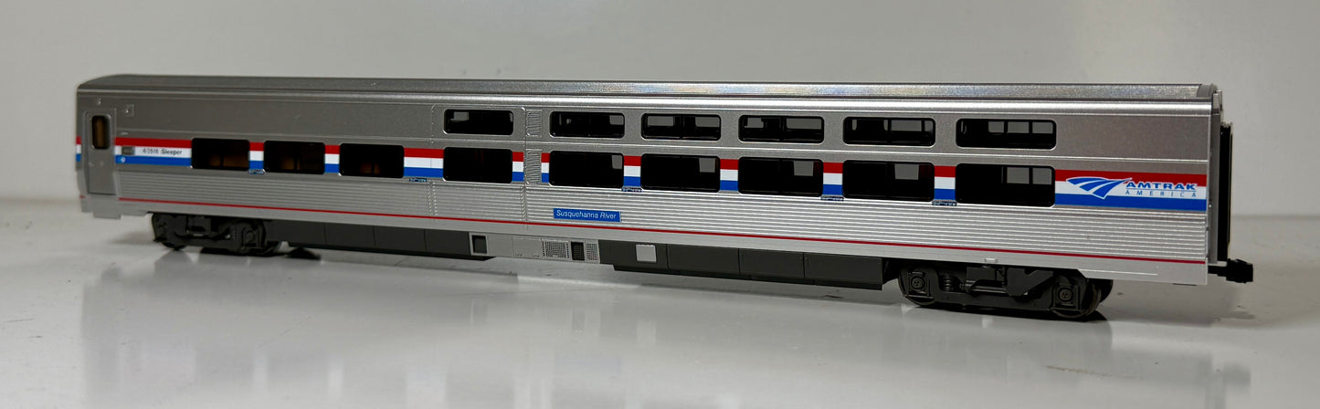 KATO AMTRAK VIEWLINER SLEEPER (LIGHTED)