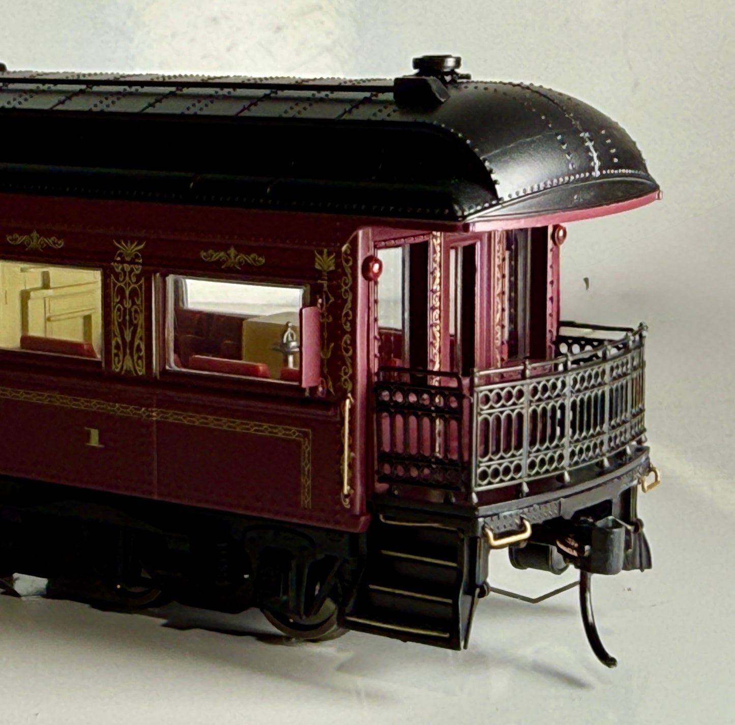 BROADWAY LIMITED BUSINESS CAR - READING BLUE MOUNTAIN & NORTHERN