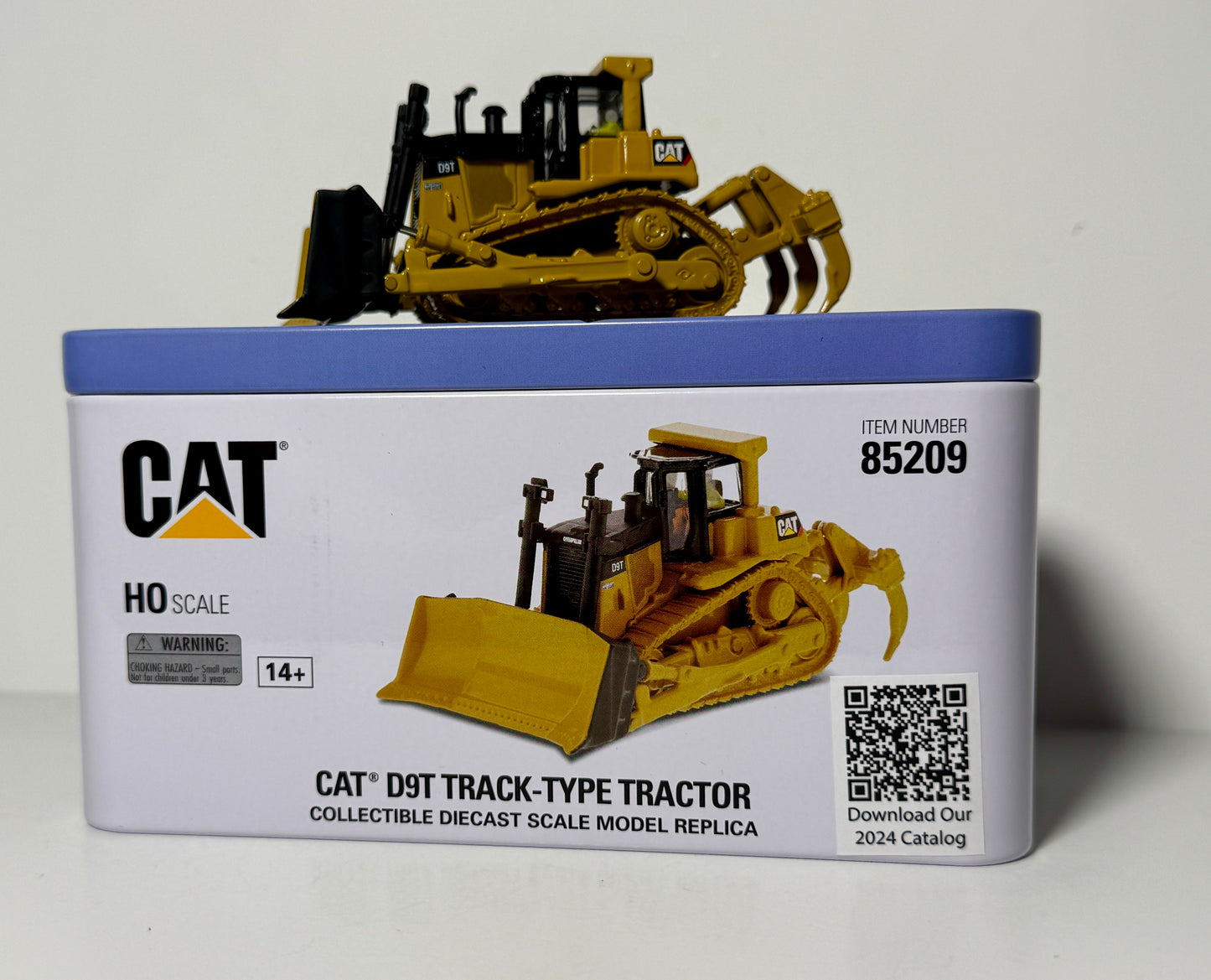 DIECAST MASTERS CATERPILLAR D9T TRACK TYPE TRACTOR