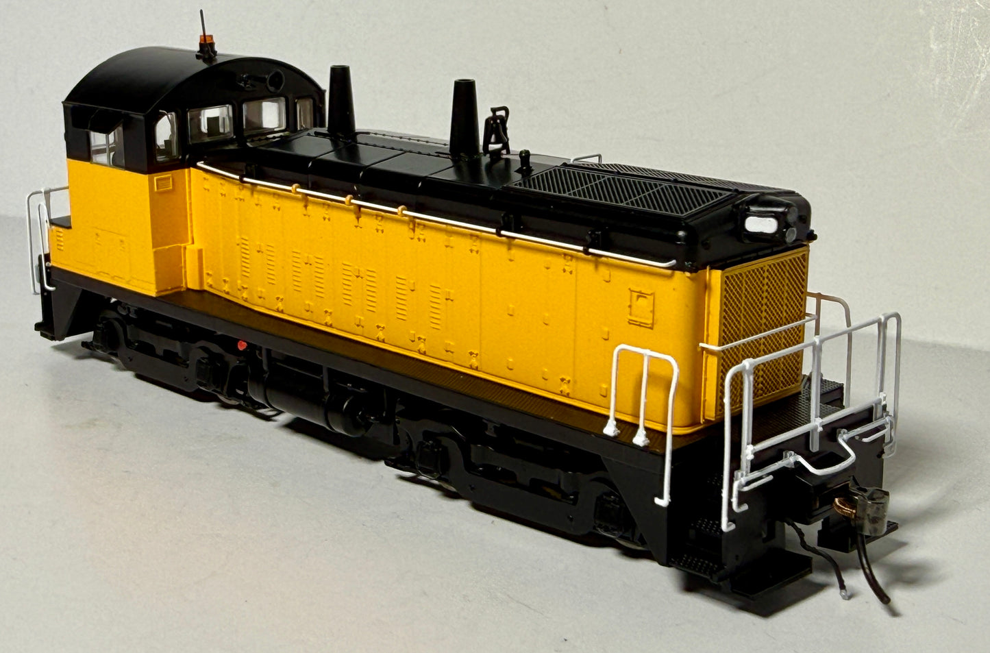 RAPIDO EMD SW9 DCC/LOK SOUND - INDUSTRIAL YELLOW