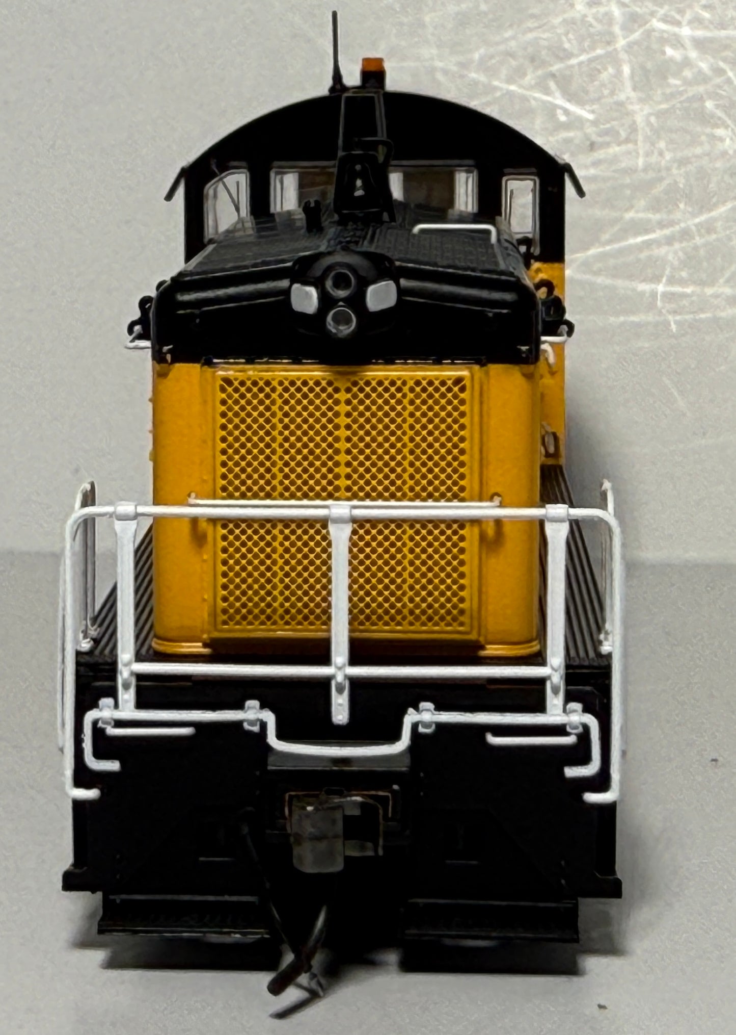 RAPIDO EMD SW9 DCC/LOK SOUND - INDUSTRIAL YELLOW