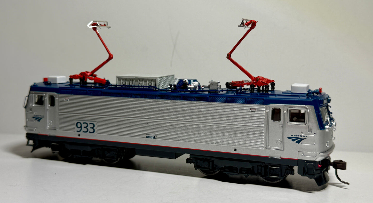 ATLAS MASTER SILVER AEM7 - AMTRAK PH V(WITH TRAVELMARK)