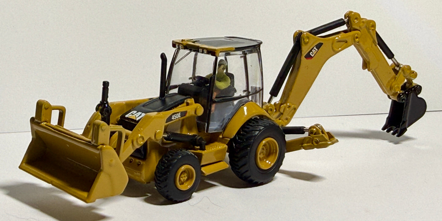 DIECAST MASTERS CATERPILLAR 450E BACKHOE LOADER