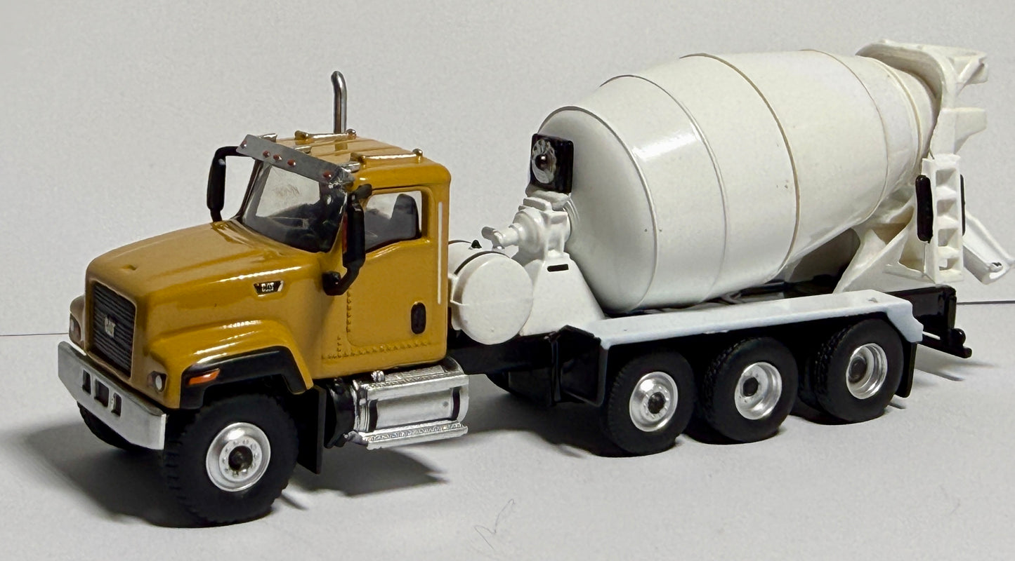DIECAST MASTERS CATERPILLAR CT681 CONCRETE MIXER