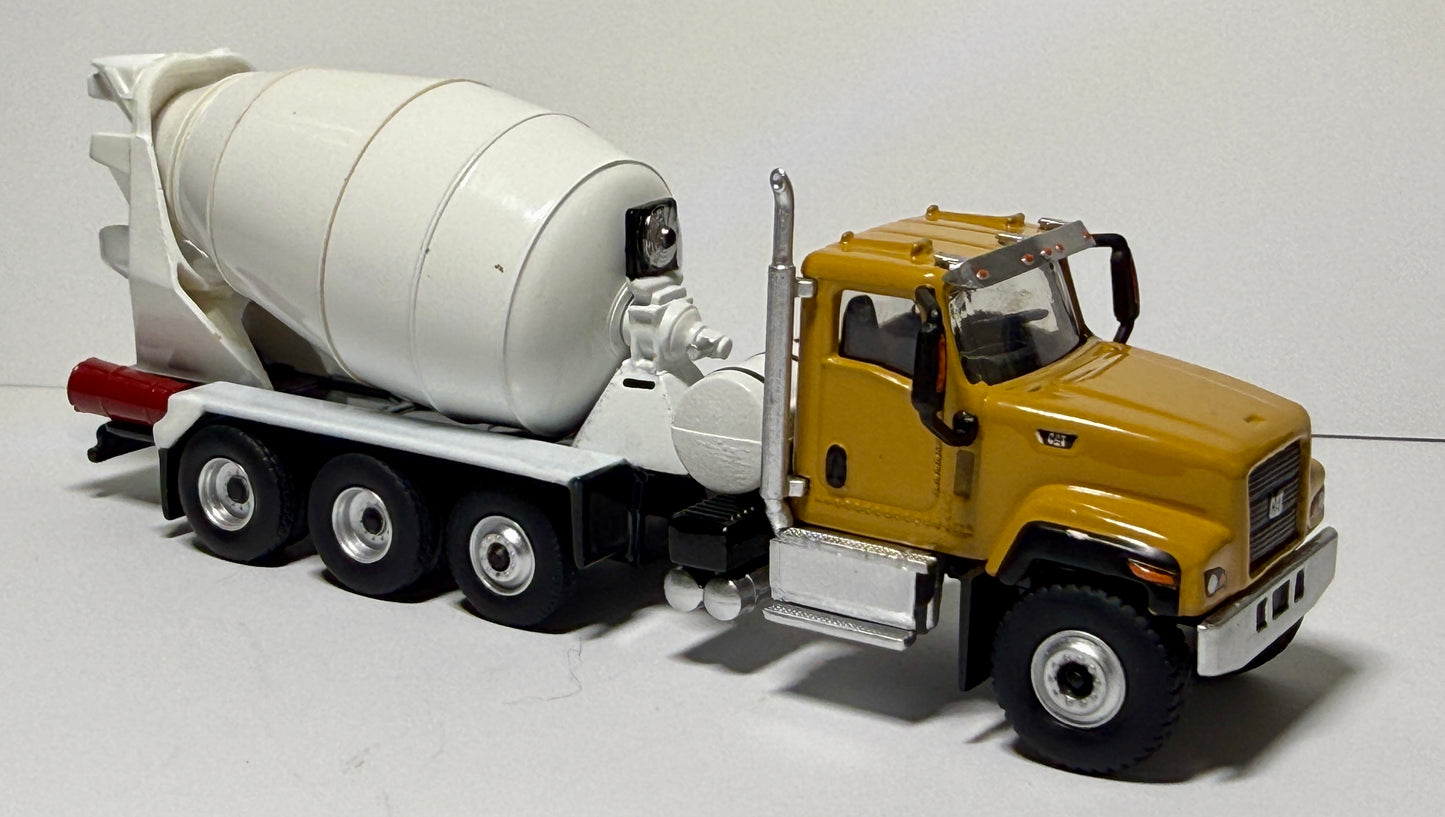 DIECAST MASTERS CATERPILLAR CT681 CONCRETE MIXER