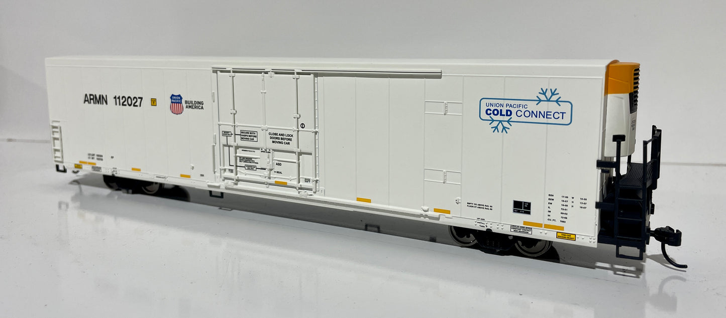 WALTHERS 72' MODERN REFRIDGERATOR BOXCAR - UNION PACIFIC (ARMN) COLD CONNECT