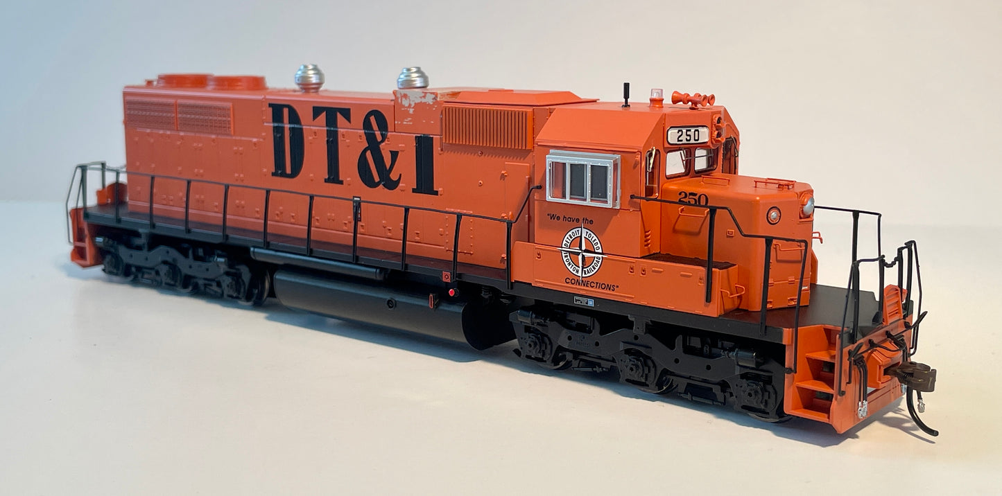 ATHEARN RTR SD38 - DT&I PRIME FOR GRIME   DCC READY