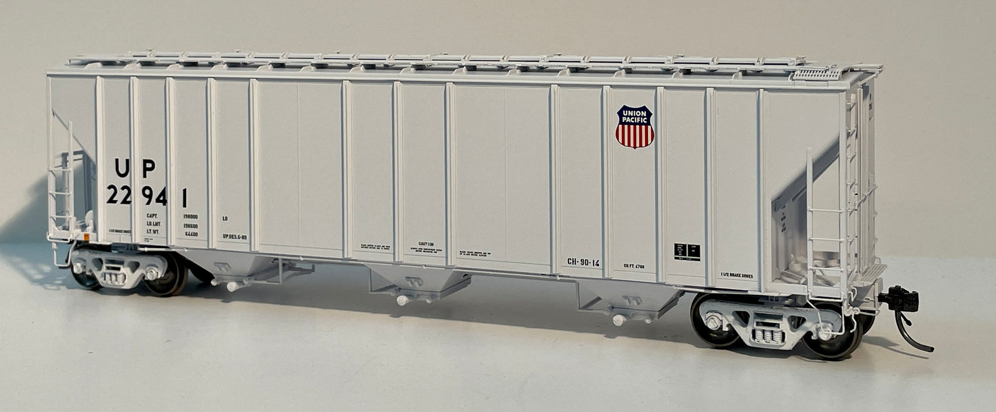 TANGENT GENERAL AMERICAN 4700CF COVERED HOPPER - UNION PACIFIC