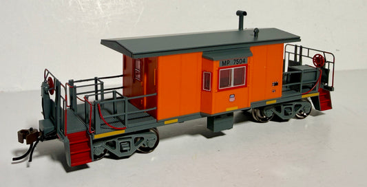 BACHMANN BAY WINDOW TRANSFER CABOOSE - UNION PACIFIC (MP 7504)