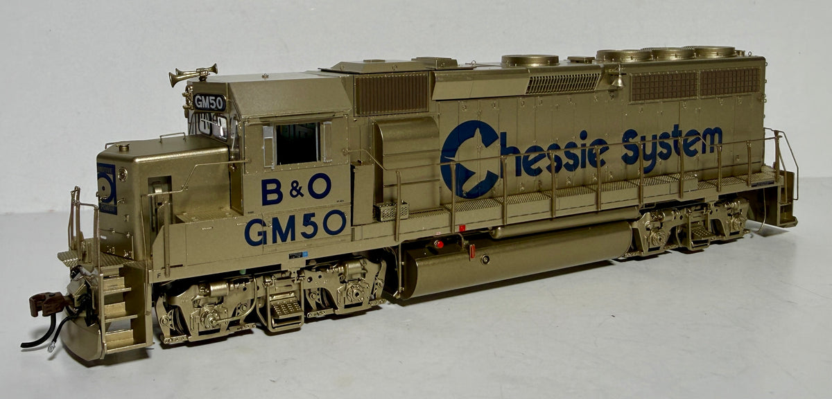ATHEARN GENESIS GP40-2 DCC/TSUNAMI 2 SOUND - CHESSIE SYSTEM GM50 (GOLD PAINT SCHEME)