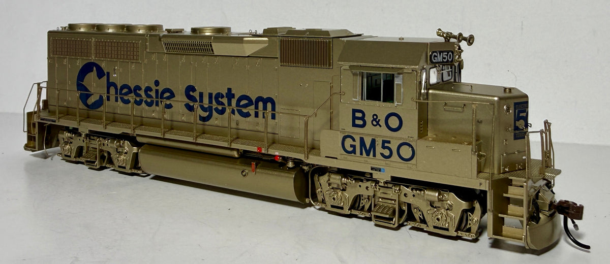ATHEARN GENESIS GP40-2 DCC/TSUNAMI 2 SOUND - CHESSIE SYSTEM GM50 (GOLD PAINT SCHEME)