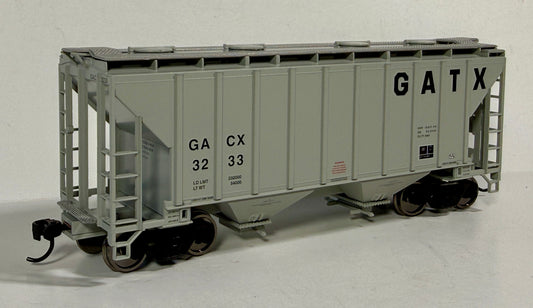 WALTHERS MAINLINE 37' 2980 CUFT 2 BAY COVERED HOPPER - GATX
