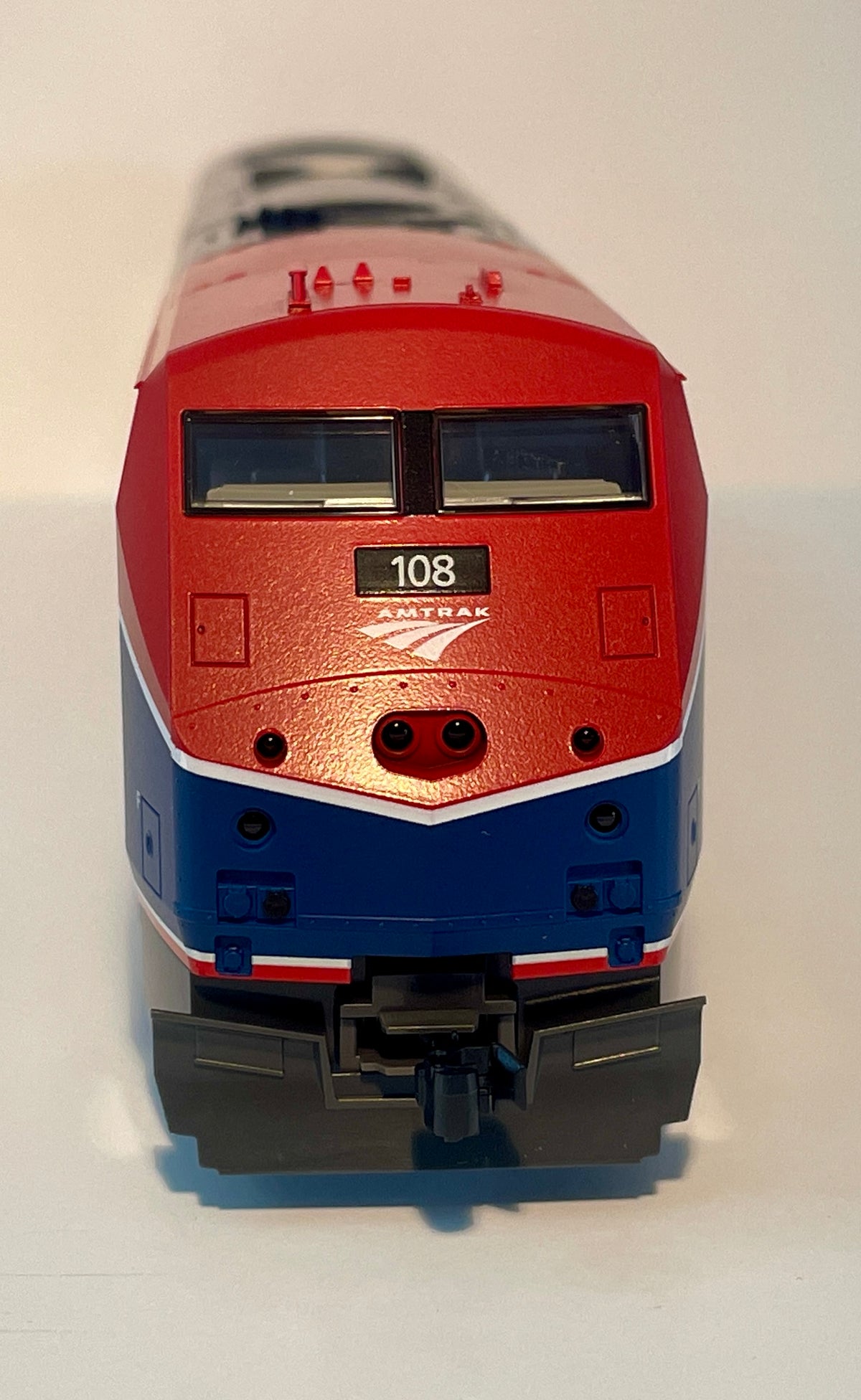 Phase 108 KATO GE AMTRAK P42 PHASE VI W/ 50TH ANNIVERSARY LOGO #108 – Makin' Tracks