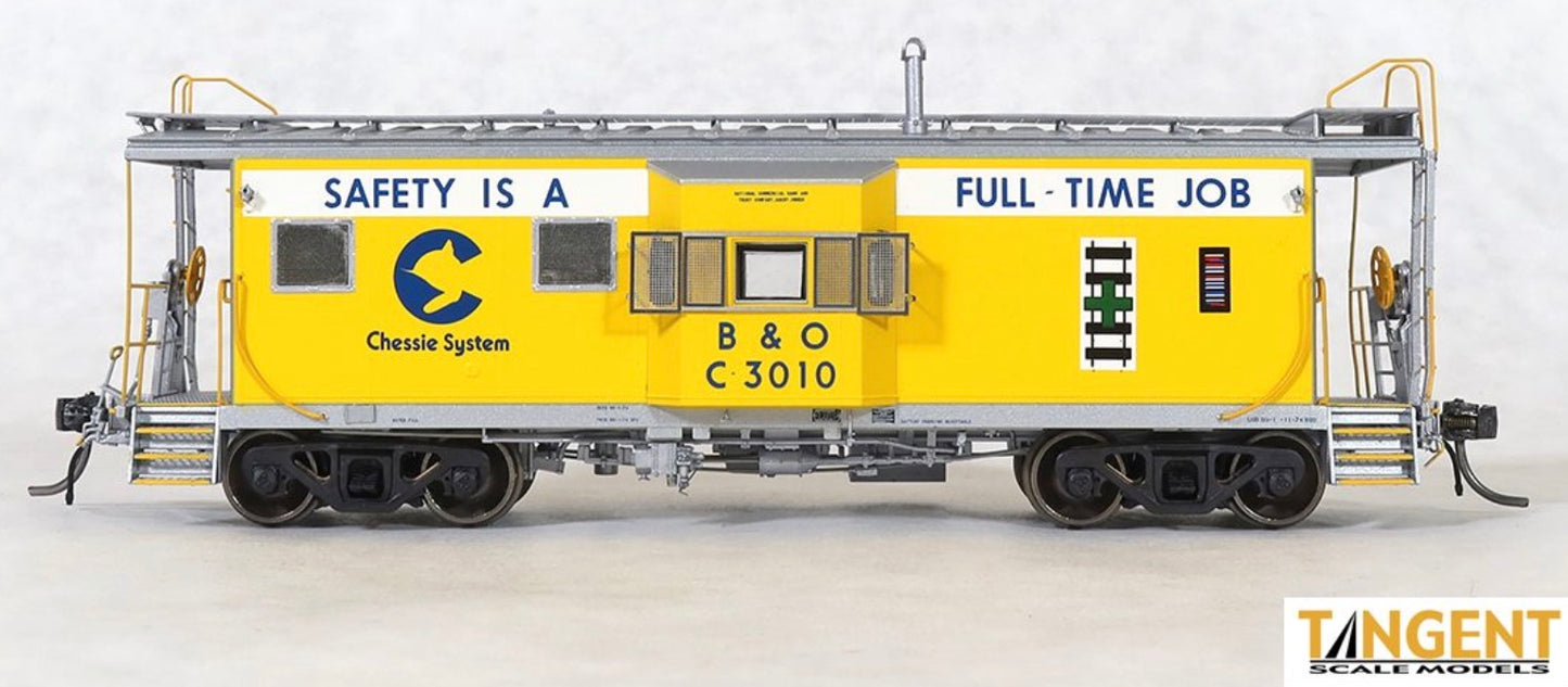 TANGENT INTERNATIONAL CAR COMPANY I-18 BAY WINDOW CABOOSE - CHESSIE SYSTEM SAFETY